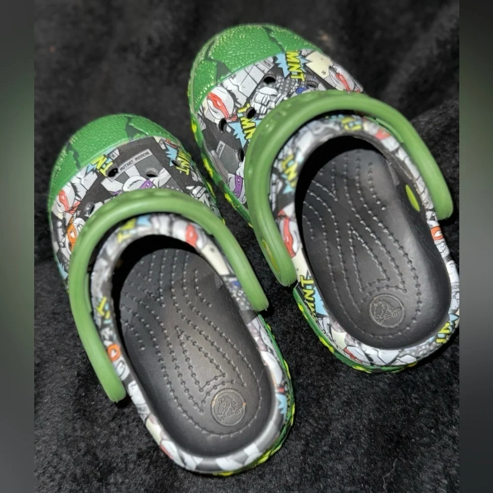 CROCS BUMP IT TMNT CLOG Yth's (M) Black Croslite Slip-On Clogs